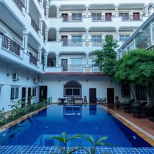 Golden Bakong Boutique